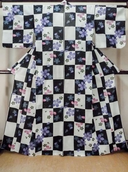 Photo1: M0915C Used Japanese women   Black YUKATA summer(made in Other than Japan) / Cotton. SAKURA cherry blossom, Checkerd pattern  (Grade C) (1)