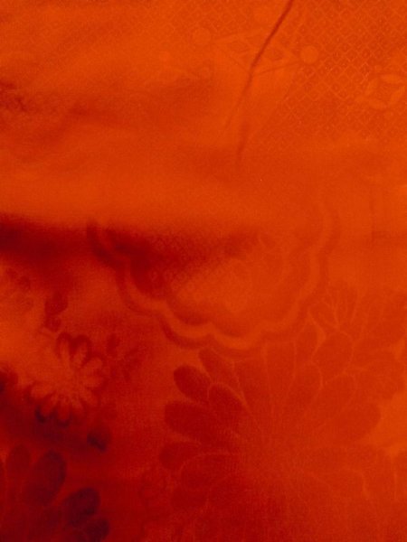 Photo4: M0922M Antique Japanese women   Red JUBAN undergarment / Silk. Chrysanthemum, Stains/Soils all over. There is an impression from use.  (Grade D) (4)