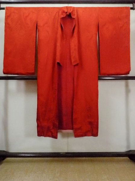 Photo1: M0922P Antique Japanese women   Red JUBAN undergarment / Silk.  Based woven pattern : Birds, curved lines pattern  (Grade B) (1)