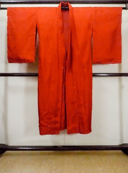 Photo1: M0922T Antique Japanese women   Red JUBAN undergarment / Silk.  There is an impression from use.  (Grade D) (1)