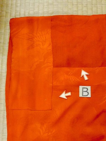 Photo13: M0922V Antique Japanese women   Vermilion JUBAN undergarment / Silk.  Aging deterioration. There is an impression from use. The attached collar is synthetic.  (Grade D) (13)