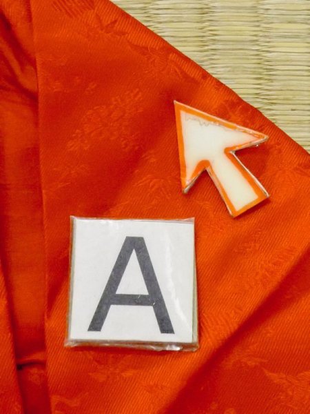 Photo11: M0922W Antique Japanese women   Vermilion JUBAN undergarment / Silk.  Aging deterioration. There is an impression from use. Padding at the hem.  (Grade D) (11)