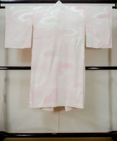 Photo2: M0923B Used Japanese women  Light Pink JUBAN undergarment / Silk.    (Grade C) (2)