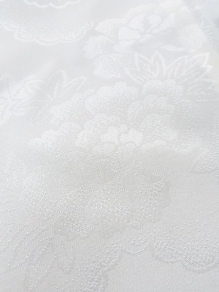 Photo10: M0923D Used Japanese women   White JUBAN undergarment / Synthetic.  Based woven pattern: Pine tree, Bamboo leaf, Cloud  (Grade C) (10)