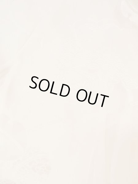 Photo3: M1003A Vintage Japanese women  Pale Coral JUBAN undergarment / Silk. Gradation Lining is attached on sleeves. Based woven pattern: Bells, Japanese traditional handball  (Grade B) (3)