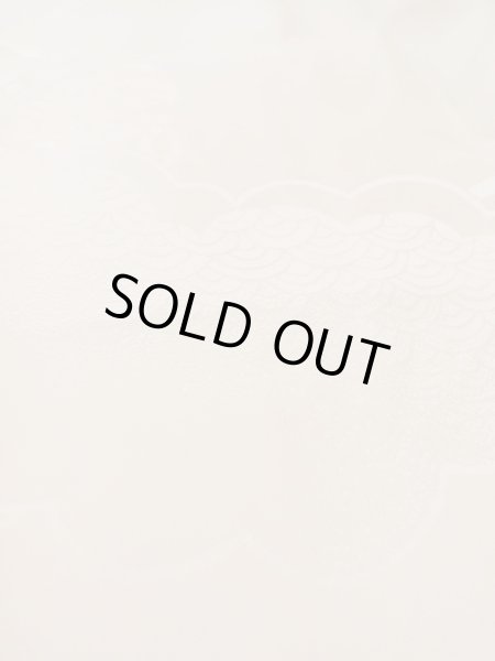 Photo8: M1003A Vintage Japanese women  Pale Coral JUBAN undergarment / Silk. Gradation Lining is attached on sleeves. Based woven pattern: Bells, Japanese traditional handball  (Grade B) (8)