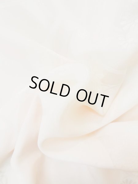 Photo12: M1003A Vintage Japanese women  Pale Coral JUBAN undergarment / Silk. Gradation Lining is attached on sleeves. Based woven pattern: Bells, Japanese traditional handball  (Grade B) (12)