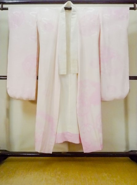 Photo1: M1003B Vintage Japanese women  Pale Coral JUBAN undergarment / Silk. Flower   (Grade C) (1)