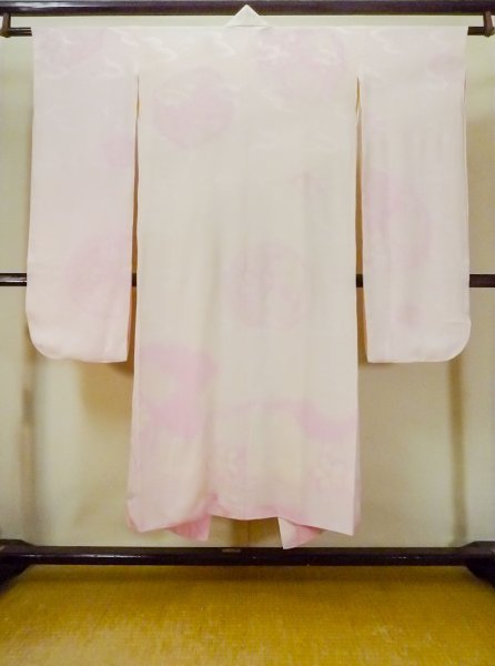 Photo2: M1003B Vintage Japanese women  Pale Coral JUBAN undergarment / Silk. Flower   (Grade C) (2)