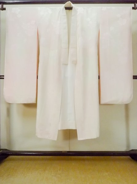 Photo1: M1003I Vintage Japanese women Pale Light Pink JUBAN undergarment / Silk. Gradation   (Grade B) (1)