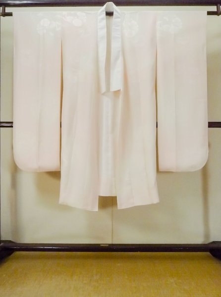 Photo1: Mint M1003K Vintage Japanese women Pale Light Pink JUBAN undergarment / Silk.  Based woven pattern: Bamboo leaft, Cloud, Gradation  (Grade A) (1)