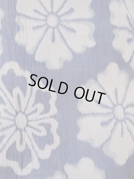 Photo3: M1010H Vintage Japanese women   Indigo Blue OJIYACHIJIMI / Linen. Flower There is an impression from use.  (Grade D) (3)