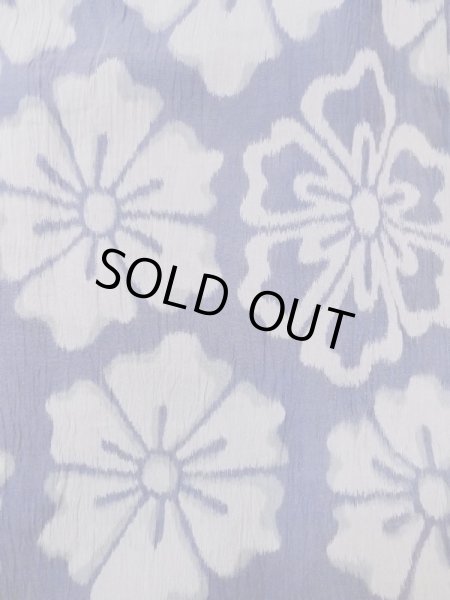 Photo4: M1010H Vintage Japanese women   Indigo Blue OJIYACHIJIMI / Linen. Flower There is an impression from use.  (Grade D) (4)