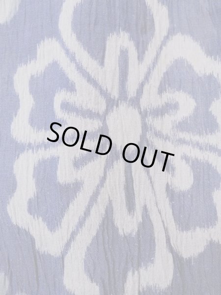 Photo5: M1010H Vintage Japanese women   Indigo Blue OJIYACHIJIMI / Linen. Flower There is an impression from use.  (Grade D) (5)