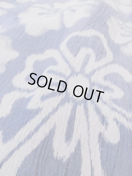 Photo9: M1010H Vintage Japanese women   Indigo Blue OJIYACHIJIMI / Linen. Flower There is an impression from use.  (Grade D) (9)