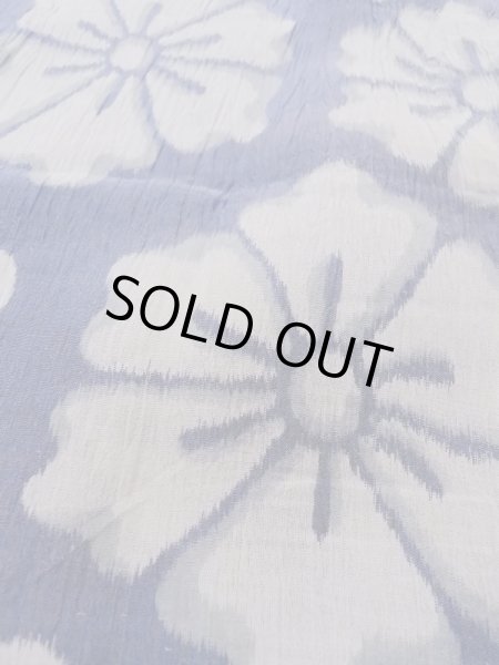 Photo10: M1010H Vintage Japanese women   Indigo Blue OJIYACHIJIMI / Linen. Flower There is an impression from use.  (Grade D) (10)