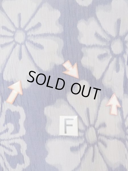 Photo19: M1010H Vintage Japanese women   Indigo Blue OJIYACHIJIMI / Linen. Flower There is an impression from use.  (Grade D) (19)