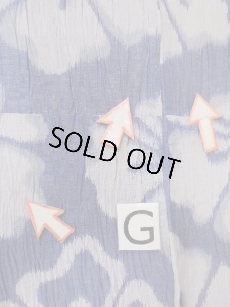 Photo20: M1010H Vintage Japanese women   Indigo Blue OJIYACHIJIMI / Linen. Flower There is an impression from use.  (Grade D) (20)