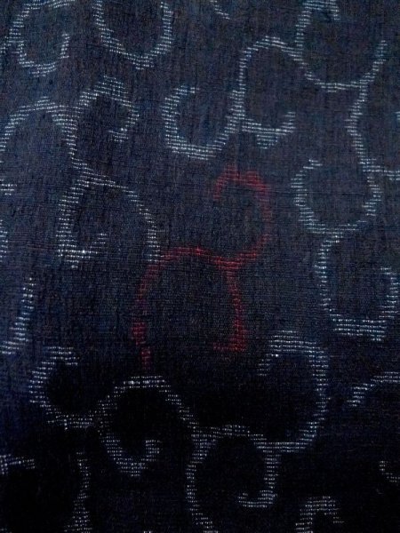 Photo5: M1010N Vintage Japanese women   Black OJIYATSUMUGI / Silk. Arabesque vine   (Grade B) (5)