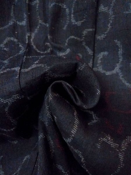 Photo12: M1010N Vintage Japanese women   Black OJIYATSUMUGI / Silk. Arabesque vine   (Grade B) (12)