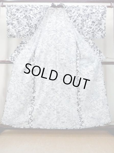 Photo2: M1018T Vintage Japanese women   White HITOE unlined / Silk. Chrysanthemum, There is an impression from use.  (Grade C) (2)