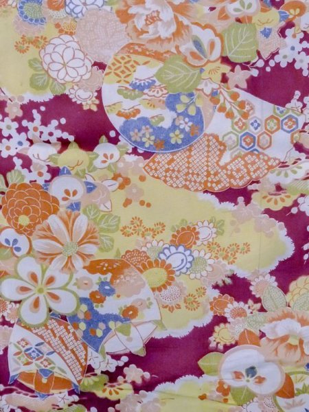 Photo4: M1108E Antique Japanese women Vivid Reddish Purple JUBAN undergarment / Silk. Peony, Aging deterioration. There is an impression from use. Japanese traditonal ball pattern  (Grade C) (4)