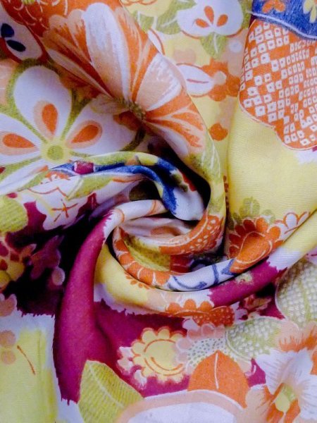 Photo13: M1108E Antique Japanese women Vivid Reddish Purple JUBAN undergarment / Silk. Peony, Aging deterioration. There is an impression from use. Japanese traditonal ball pattern  (Grade C) (13)