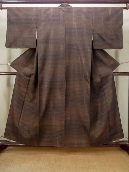 Photo1: M1108T Vintage Japanese women   Brown TSUMUGI pongee / Silk. Plaid Checks   (Grade B) (1)