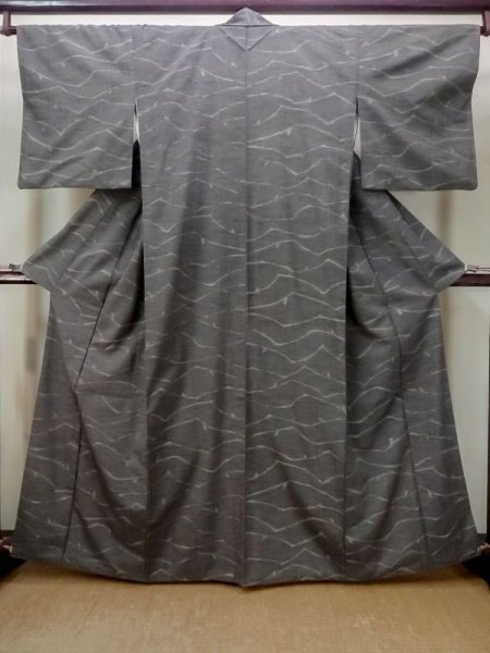 Photo1: M1108W Vintage Japanese women  Dark Gray KOMON dyed / Silk. Line,   (Grade C) (1)