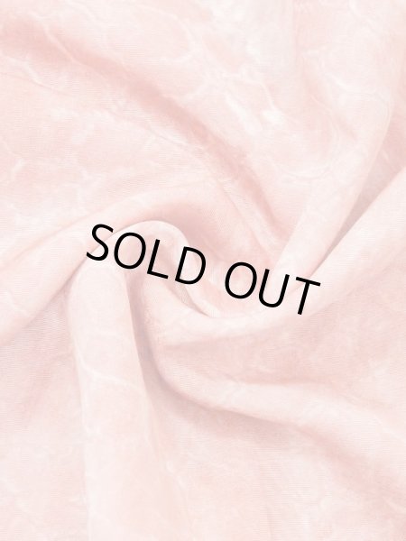 Photo9: M1121A Vintage Japanese women  Grayish Coral HAORI short jacket / Silk. Gradation,   (Grade C) (9)