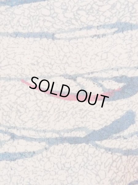 Photo7: M1121L Vintage Japanese women   Beige HAORI short jacket / Silk. Abstract pattern   (Grade B) (7)