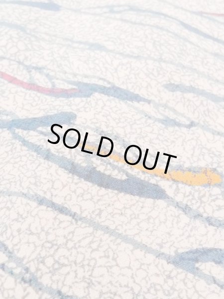 Photo8: M1121L Vintage Japanese women   Beige HAORI short jacket / Silk. Abstract pattern   (Grade B) (8)