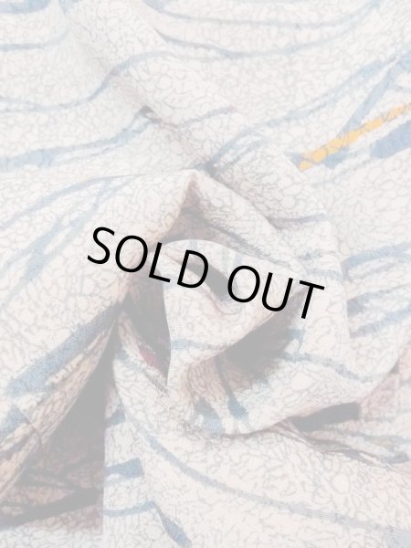 Photo12: M1121L Vintage Japanese women   Beige HAORI short jacket / Silk. Abstract pattern   (Grade B) (12)