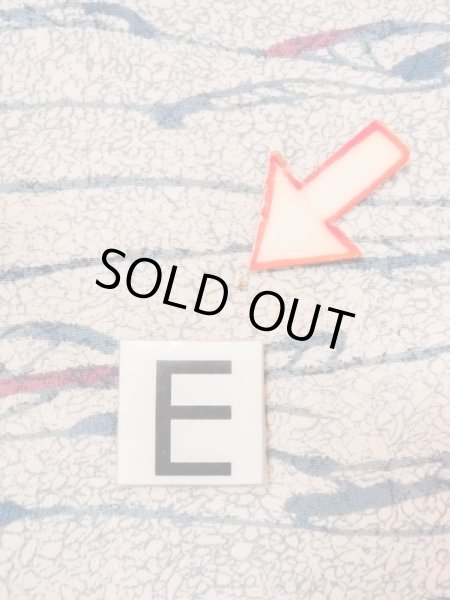 Photo18: M1121L Vintage Japanese women   Beige HAORI short jacket / Silk. Abstract pattern   (Grade B) (18)