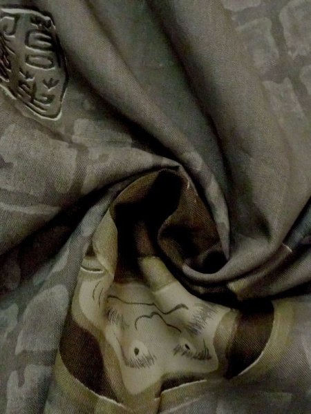 Photo9: M1128A Vintage Japanese  Dark Gray Men's Juban / Silk. Quadrangle "Daruma" design. Aging deterioration. There is an impression from use.  (Grade D) (9)