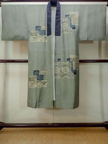Photo1: M1128D Vintage Japanese  Grayish Green JUBAN undergarment / Silk. Flower, There is an impression from use.  (Grade C) (1)