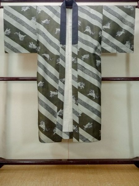Photo1: M1128I Vintage Japanese  Grayish Green JUBAN undergarment / Silk. Tiger,   (Grade C) (1)