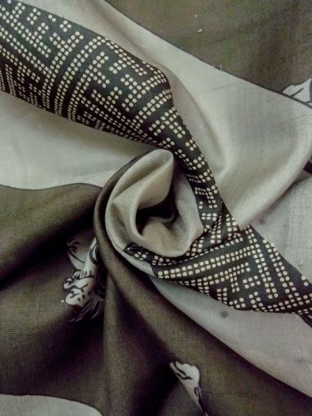 Photo9: M1128I Vintage Japanese  Grayish Green Men's Juban / Silk. Tiger,   (Grade C) (9)