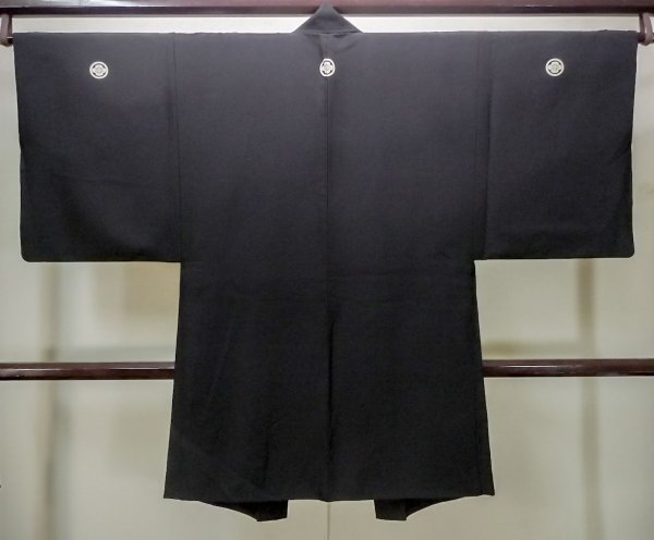 Photo2: Mint M1129C Vintage Japanese   Black HAORI short jacket / Silk.  Lining: satin  (Grade A) (2)