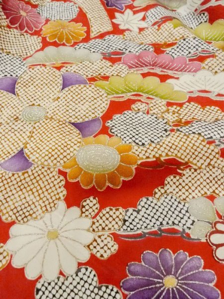 Photo18: M1207A Vintage Japanese women   Red FURISODE long-sleeved / Silk. Peony,   (Grade B) (18)