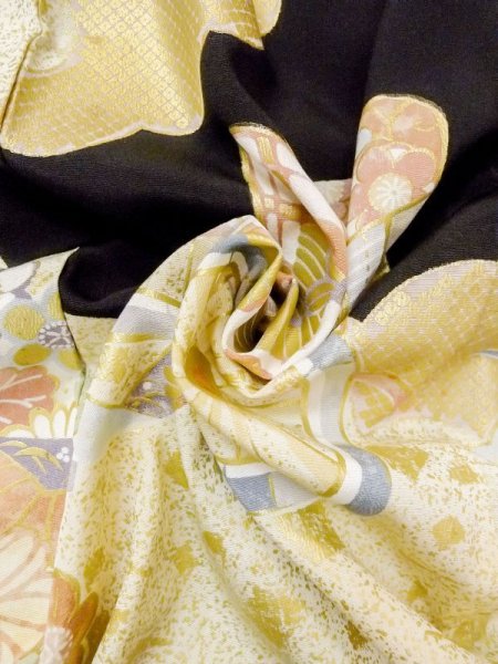 Photo20: M1207D Used Japanese women   Black TOMESODE formal / Silk. Peony,   (Grade B) (20)
