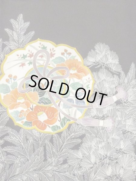 Photo8: M1207E Used Japanese women   Black TOMESODE formal / Silk. Chrysanthemum,   (Grade B) (8)