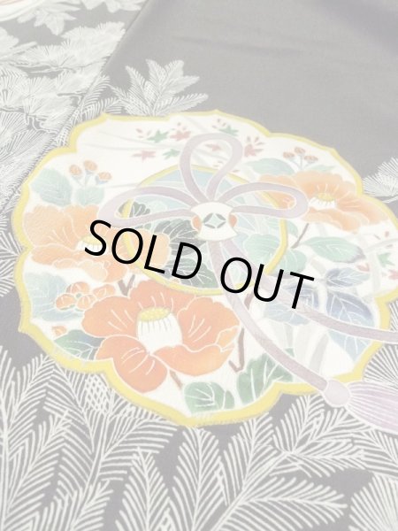 Photo13: M1207E Used Japanese women   Black TOMESODE formal / Silk. Chrysanthemum,   (Grade B) (13)