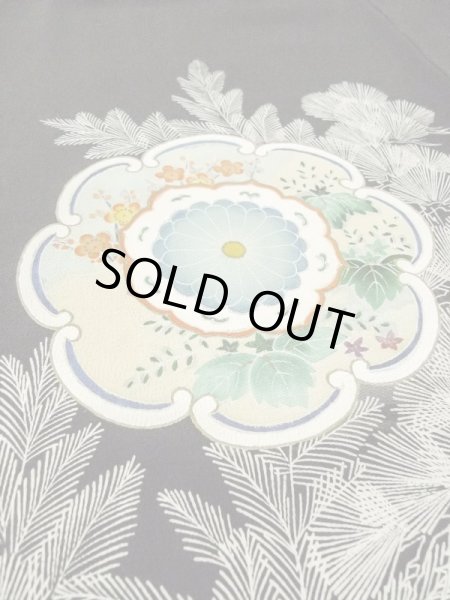 Photo14: M1207E Used Japanese women   Black TOMESODE formal / Silk. Chrysanthemum,   (Grade B) (14)