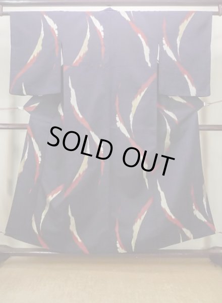 Photo1: M1208B Vintage Japanese women   Indigo Blue Cutting cloth / Silk. Abstract pattern   (Grade D) (1)