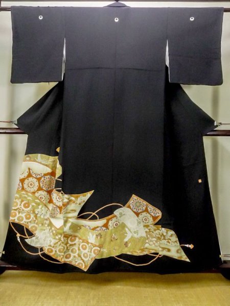 Photo1: M1215P Vintage Japanese women   Black TOMESODE formal / Silk. Chrysanthemum, KUMIHIMO rope with tassels  (Grade C) (1)