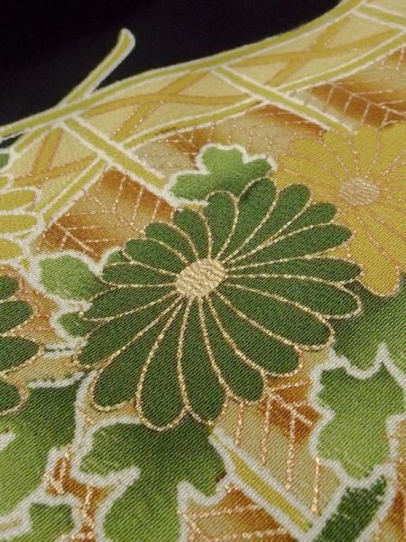 Photo10: M1215T Vintage Japanese women   Black TOMESODE formal / Silk. Chrysanthemum,   (Grade C) (10)