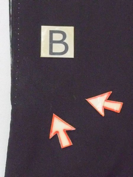 Photo17: M1215T Vintage Japanese women   Black TOMESODE formal / Silk. Chrysanthemum,   (Grade C) (17)