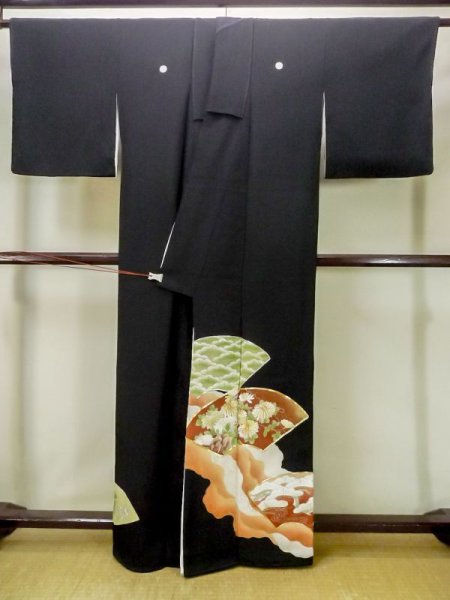 Photo2: M1215V Vintage Japanese women   Black TOMESODE formal / Silk. Chrysanthemum,   (Grade C) (2)