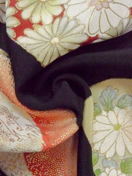 Photo15: M1215V Vintage Japanese women   Black TOMESODE formal / Silk. Chrysanthemum,   (Grade C) (15)